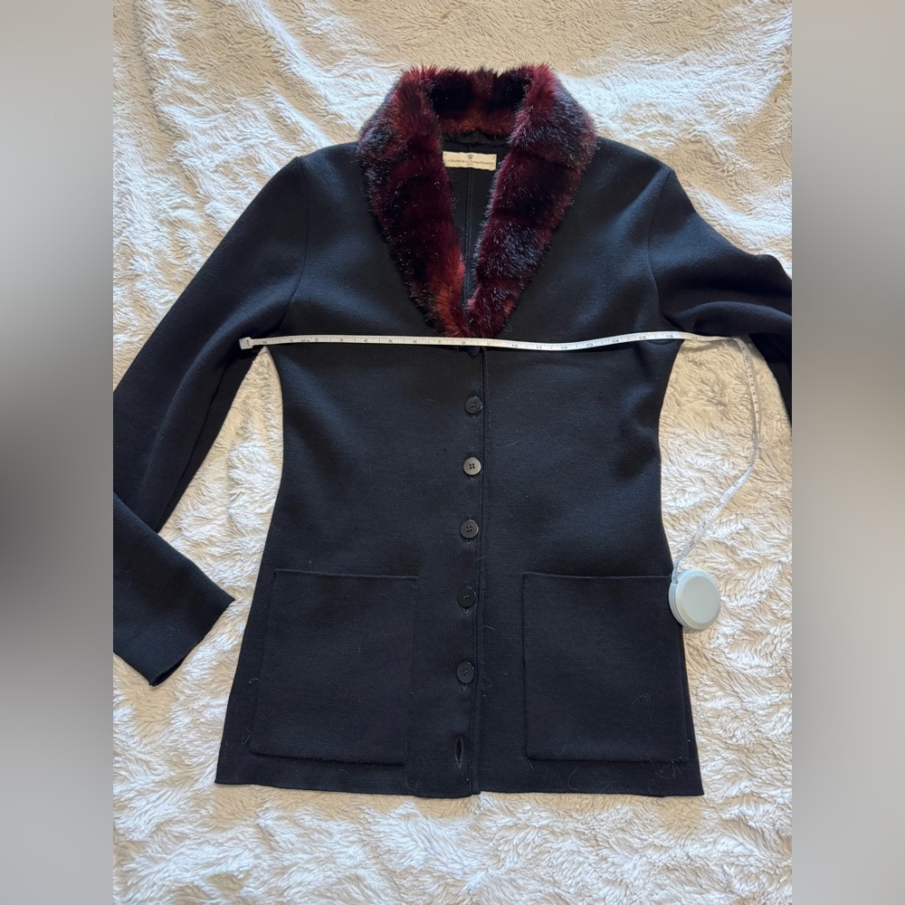 Chic Black Coat with Faux Fur Collar - Picture 7 of 8